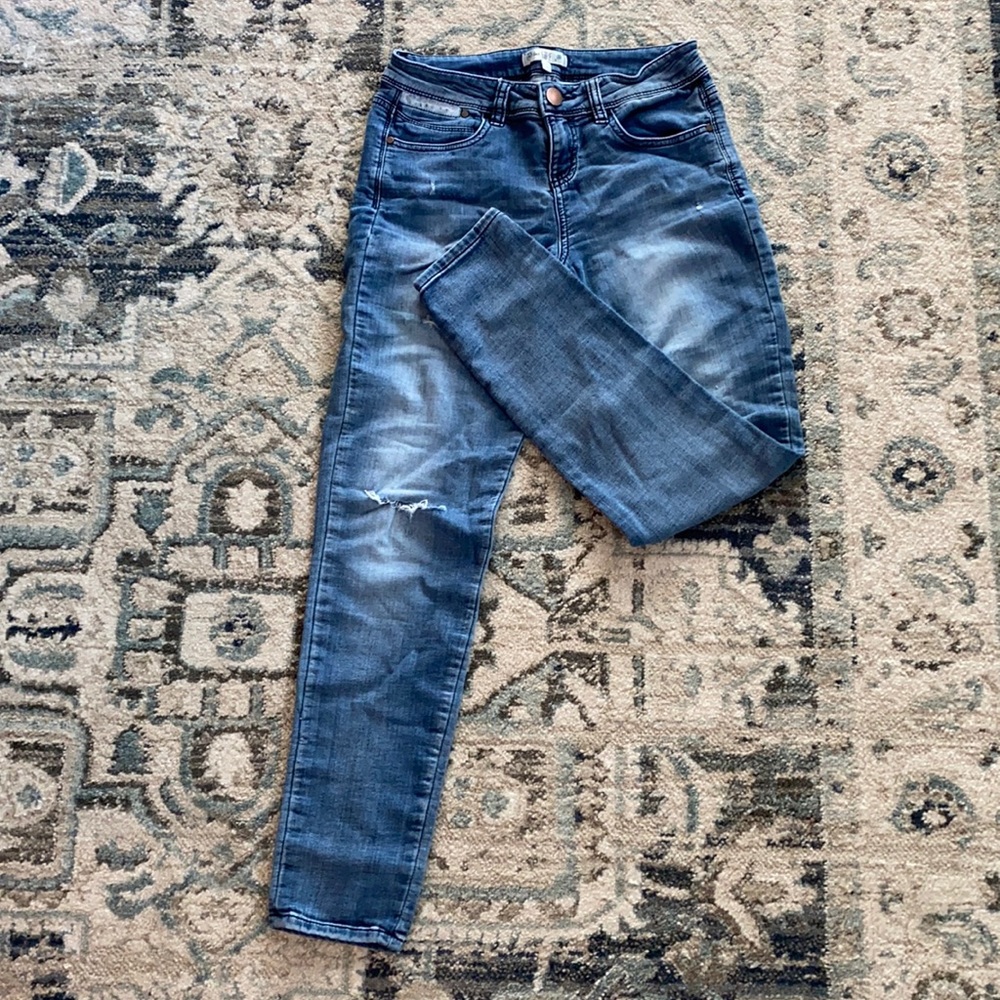 Super cute jeans!